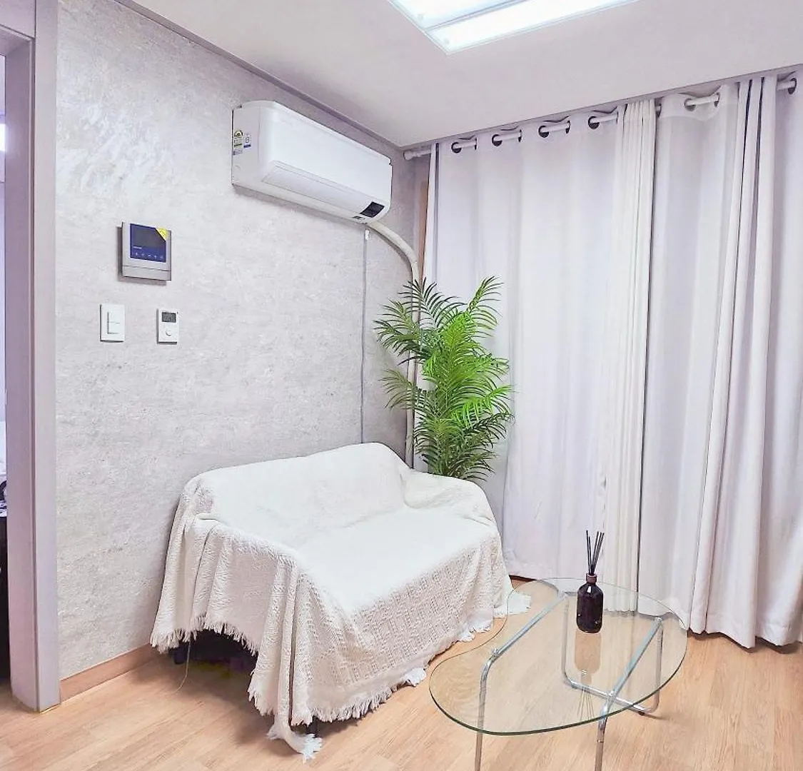 Artistay #6 - Pet Friendly - 1 Room - Party Room - Sillim Station Danggok Station - 2 Person Szöul Apartman